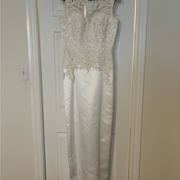 wedding dress - Picture 9 of 10